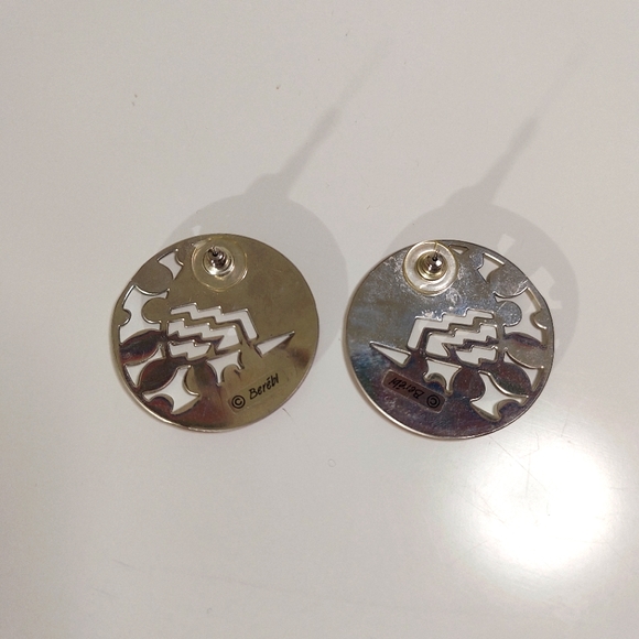 Berebi Red Geometric Metal Circular Disc Stationary Earrings - Picture 2 of 12